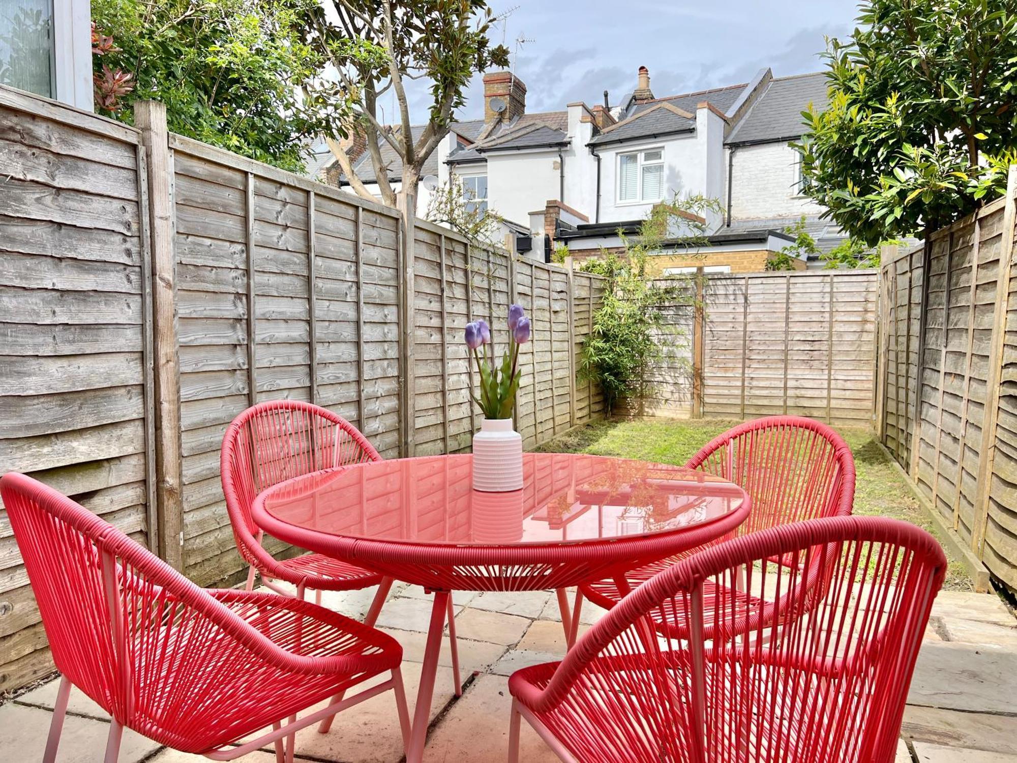 Charming Central Windsor 2 Bed Cottage Free Residents Parking And Private Garden Legoland Ascot Windsor Castle Thorpe Park Heathrow Airport Exterior foto